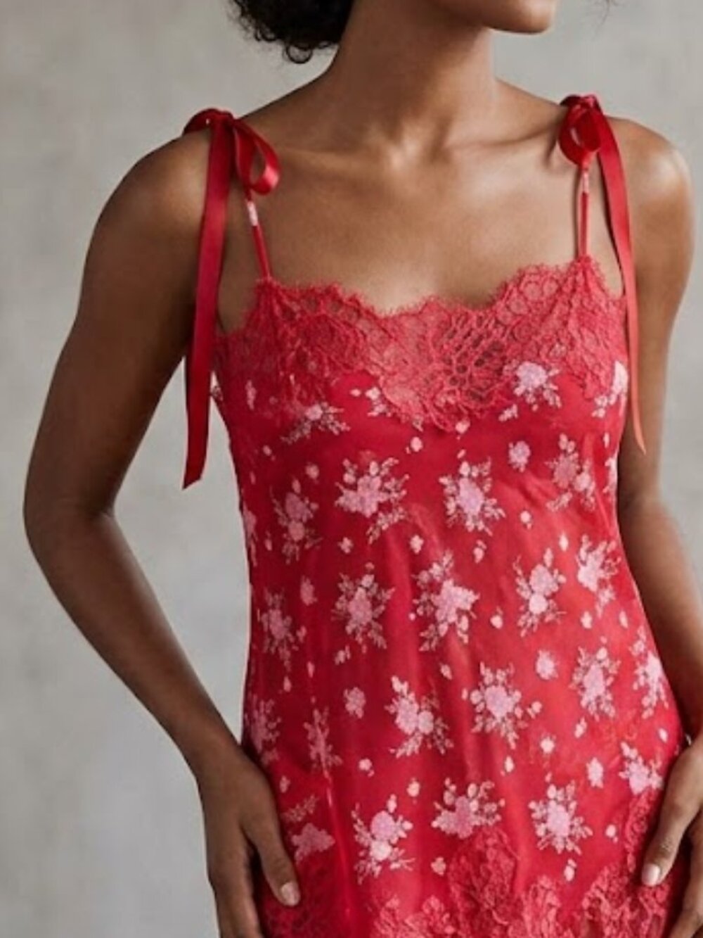 Medium Red VS VERY SEXY Floral Lace Chantilly Slip holiday special edition